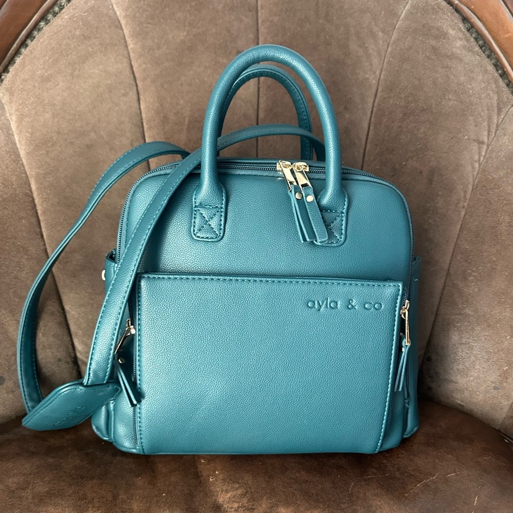 Ayla & Co mini in peacock